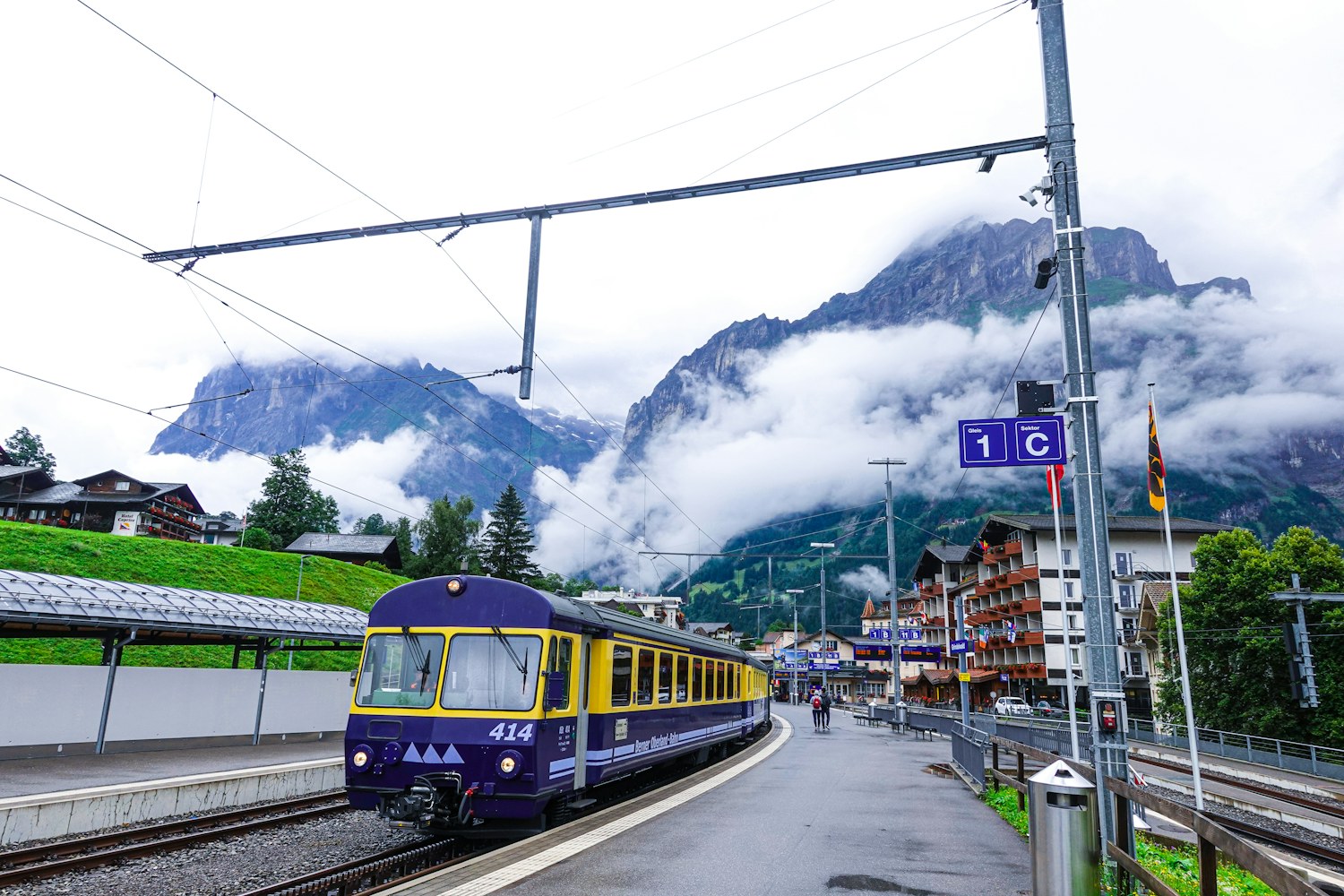 A scenic train in Grindelwald